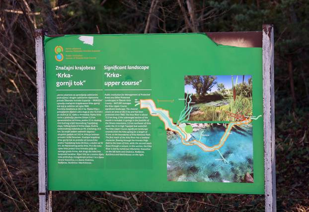 Knin: Slap Kr?i?, poznatiji kao Topoljski buk ili Veliki buk ukrašen dugom