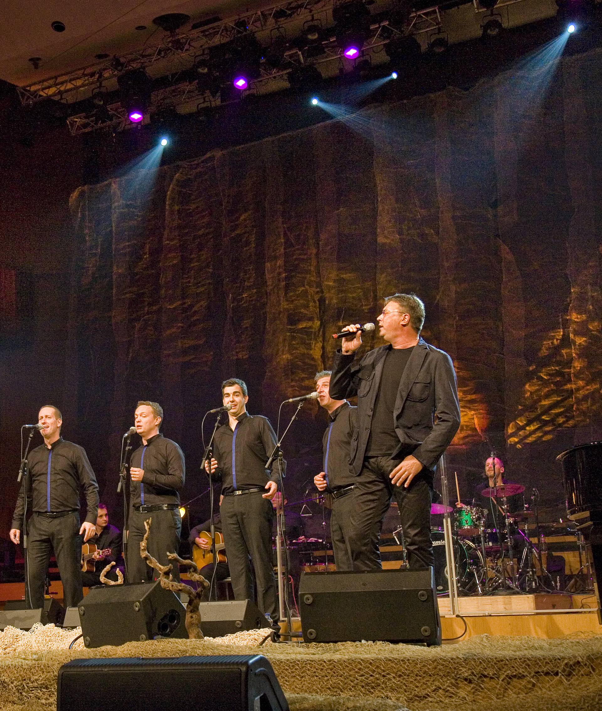 U prepunom Lisinskom: Klapa Cambi slavila 30 god. karijere