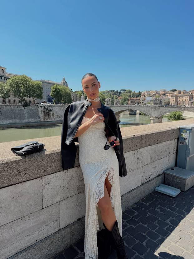 FOTO Ova fatalna balkanska ljepotica pali društvene mreže: Prepoznajete li ju?