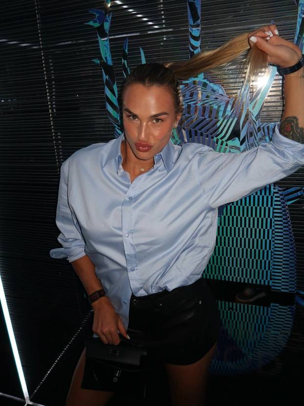 FOTO Najzgodnija tenisačica istaknula obline u uskoj majici