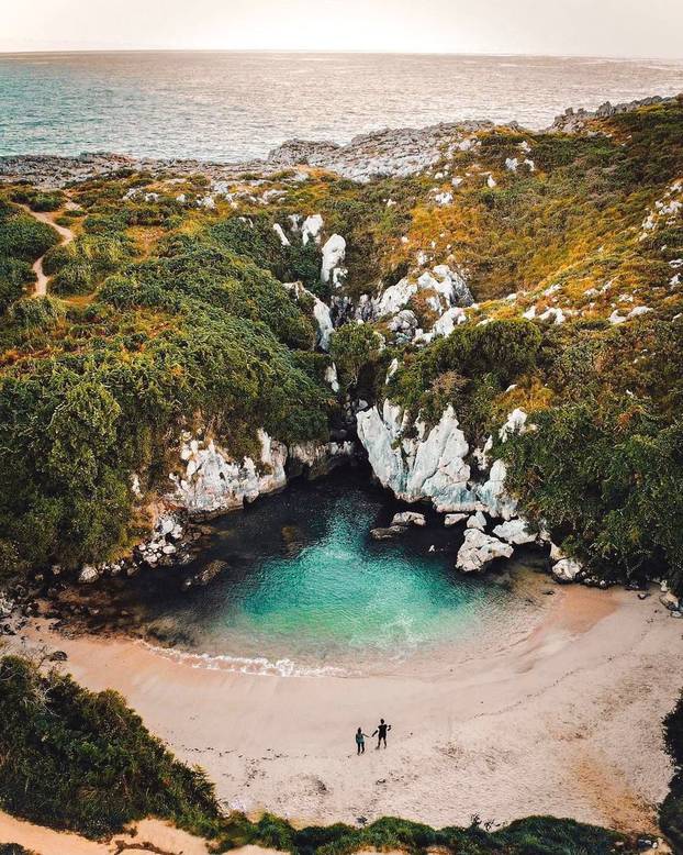 FOTO Kakvo čudo prirode! Ovo je najmanja pješčana plaža na svijetu, a duga je 40 metara