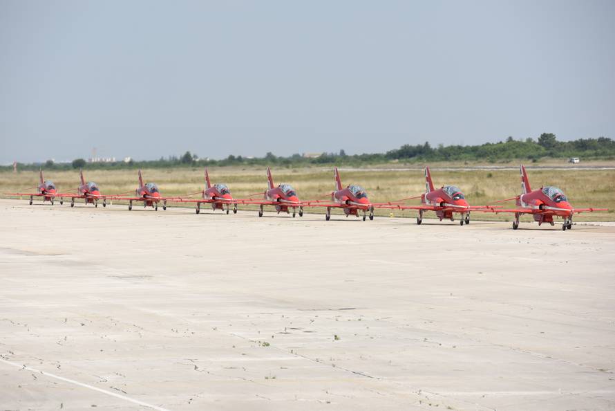 Kraljevska grupa Red Arrows posjetila je naša Krila Oluje
