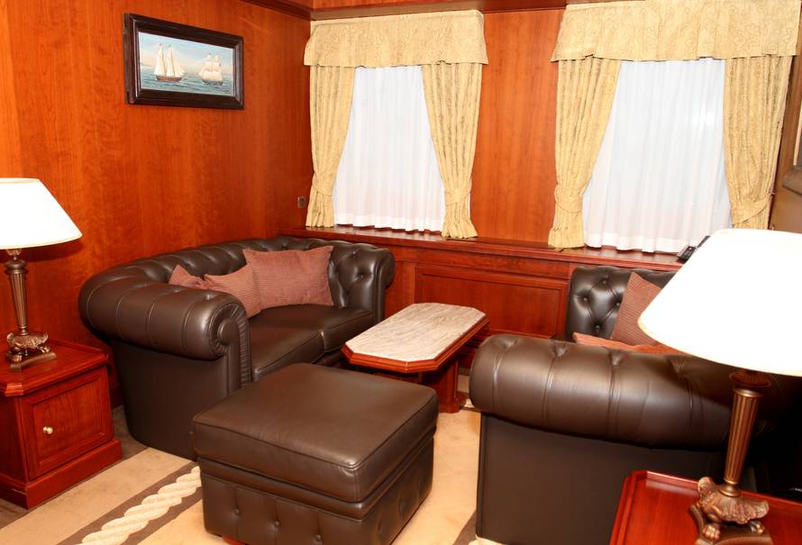 Na luksuznoj jahti: Ivo Sanader plovio je  s Titovom bistom