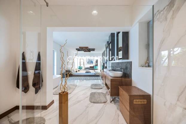 FOTO Vila na Dugom otoku je prvi red do mora i ima bazen! Pogodite za koliko se prodaje