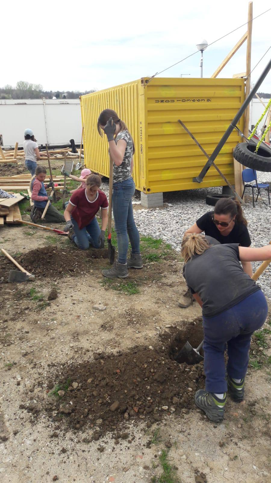 Igralište gradili i mali volonteri: Dječji smijeh se vraća u Petrinju