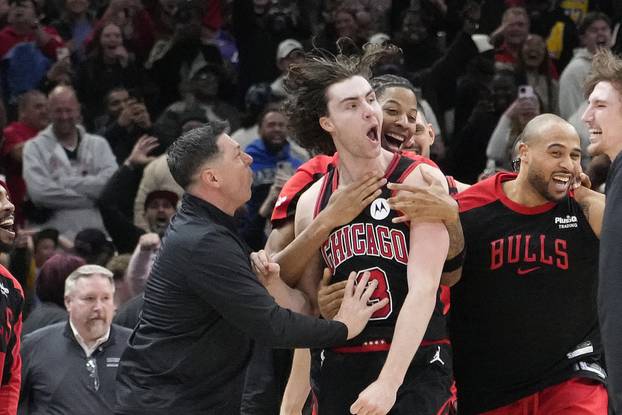 NBA: Los Angeles Lakers at Chicago Bulls