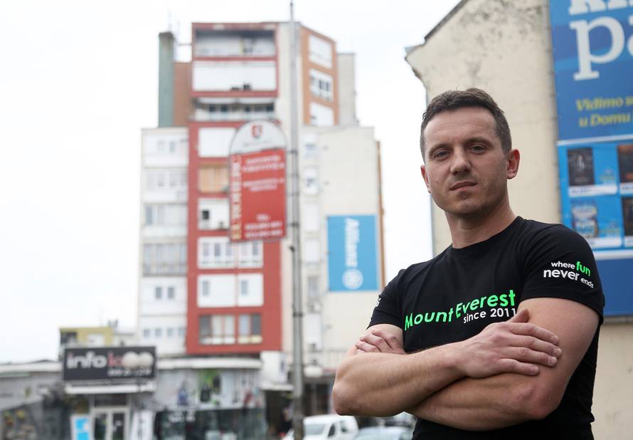 Policajci: Trčali smo na 9. kat i spasili život gospođi Katarini