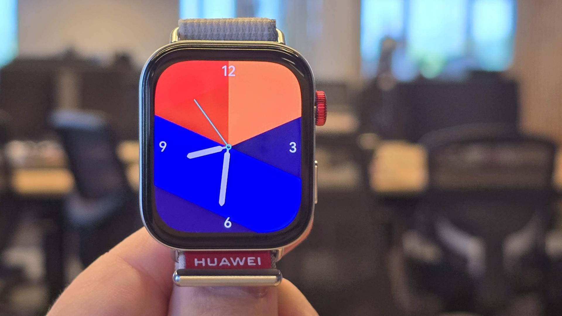 Isprobali smo Huaweijev udarac Appleovu satu: Tanji, lakši i izdržljiviji Watch Fit 3 na testu