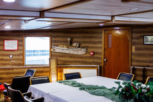 FOTO Zavirite u prvi brod-hotel u Hrvatskoj: Noćenje na ovom brodu u Rijeci ima posebnu čar