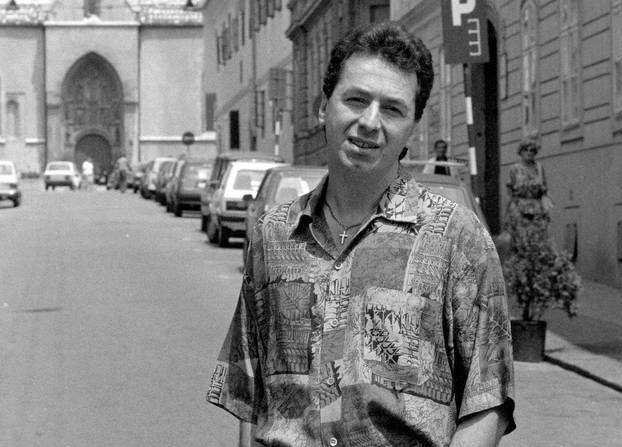 Zagreb: Pjevač Tomislav Ivčić, srpanj 1990.