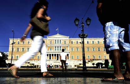 Činovnici su spustili cijene: Zbog krize Grci nemaju za mito