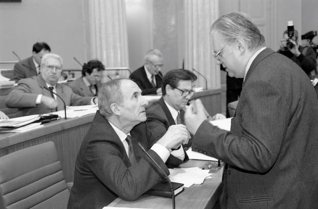 Zagreb: Treća sjednica Zastupničkog doma Sabora RH, prihvaćen državni proračun, 30.01.1996.