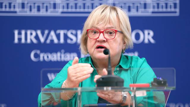 Zagreb: Anka Mrak Taritaš o odgovornosti Uprave HEP-a za aferu plin za cent