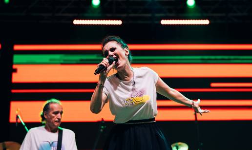 Doris Dragović oduševila sve sa svojom modnom kombinacijom: Evo što je glazbenica nosila...