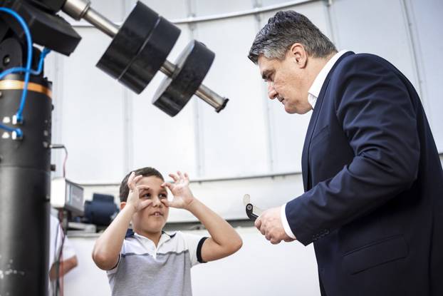 Predsjednik Zoran Milanović posjetio je Makarsku zvjezdarnicu