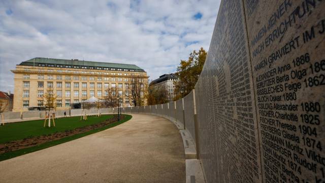 Holocaust memorial opens in Vienna