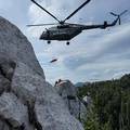 Helikopter HRZ-a spasio teško ozlijeđenu ženu na Samarskim stijenama. Prevezli je u Rijeku