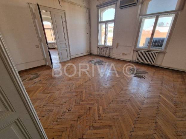 FOTO Za ovaj stan u Zagrebu traže 600.000 €: 'Nije saniran od potresa. Treba renovaciju'