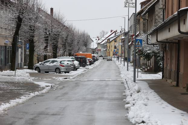 Snijeg je zabijelo Gorski Kotar 