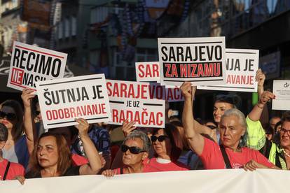 Na ulicama Sarajeva održan prosvjed građana zbog ubojstava koja su se u petak dogodila u Gradačcu