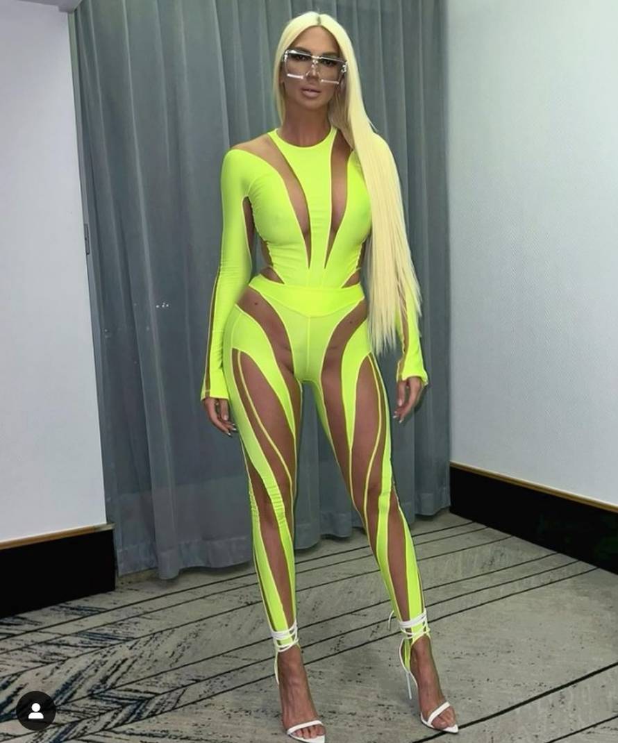 Karleuša pozirala u krpicama na snijegu, pogledajte u čemu skija