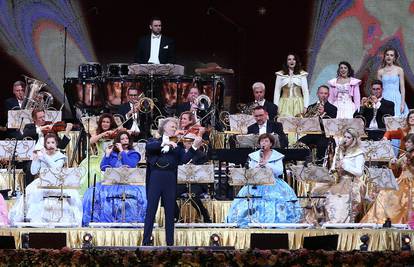 Andre Rieu nastupio je u Areni Zagreb: Glazbeni velikan svirao klasike, pripremio i  par 'aduta'