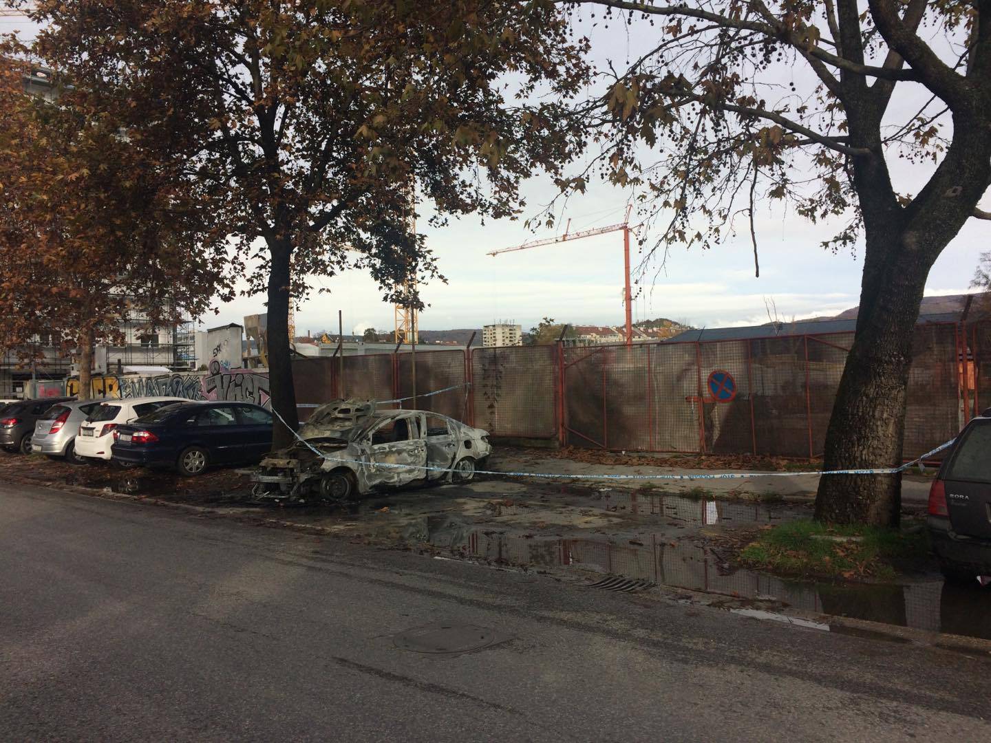 Požari po cijelom Zagrebu: Na pet lokacija gorjelo osam vozila