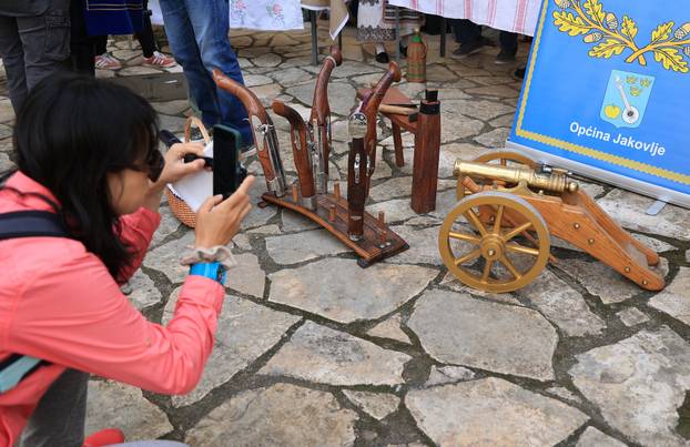 Stoljećima stara tradicija pucanja iz kubura na Uskrsni ponedjeljak u Velikom Taboru