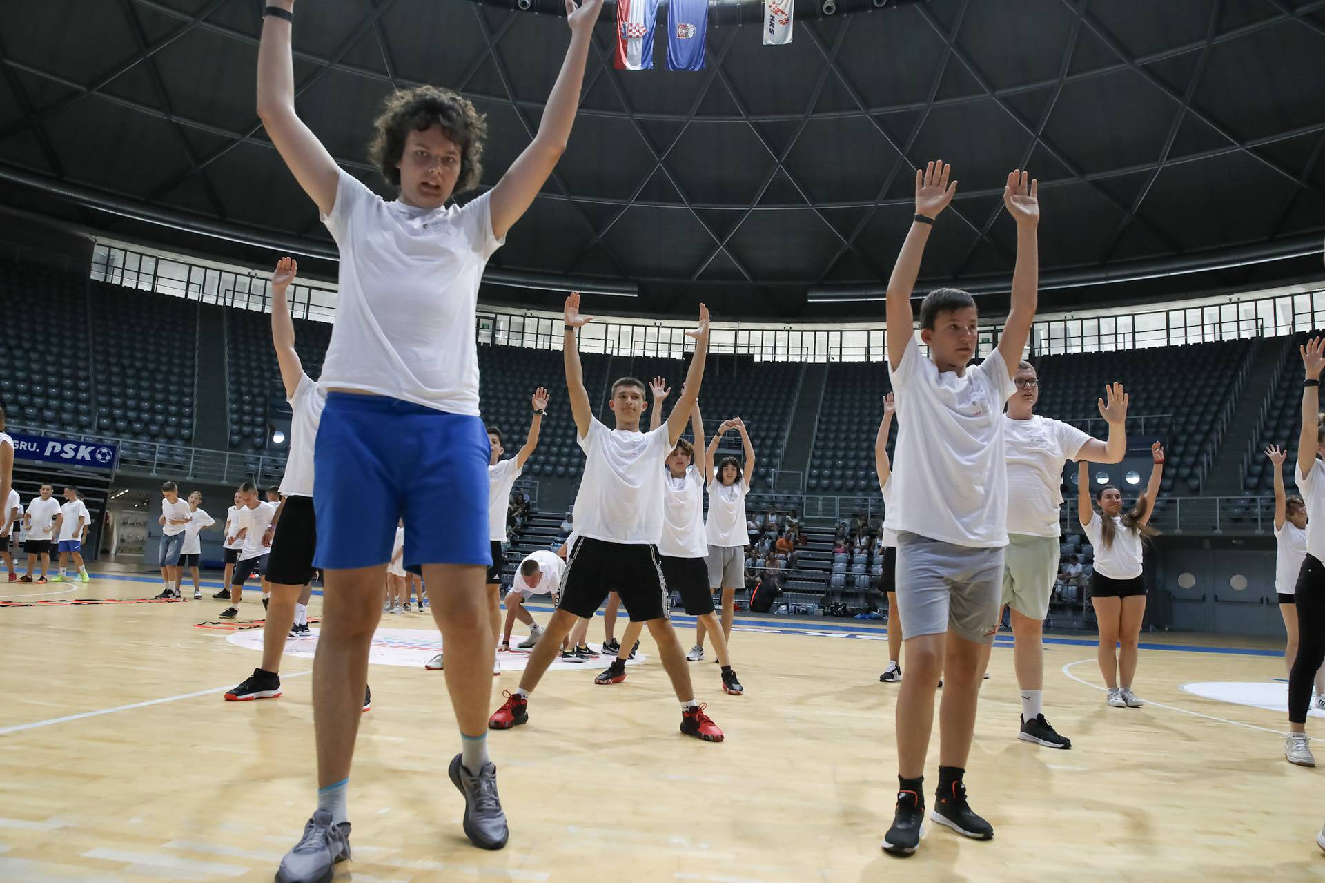 FOTO Djeca s oštećenjem sluha četiri dana trenirala na sportskom kampu u Zadru