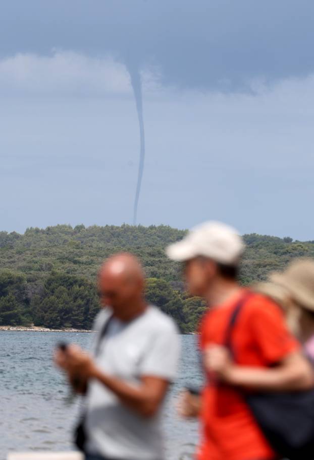 Kod Pule se formirala pijavica