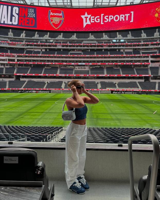 Alisha je prošlost. Zvijezda Brazila sad se spetljala s kćeri legende Arsenala. Tek joj je 19