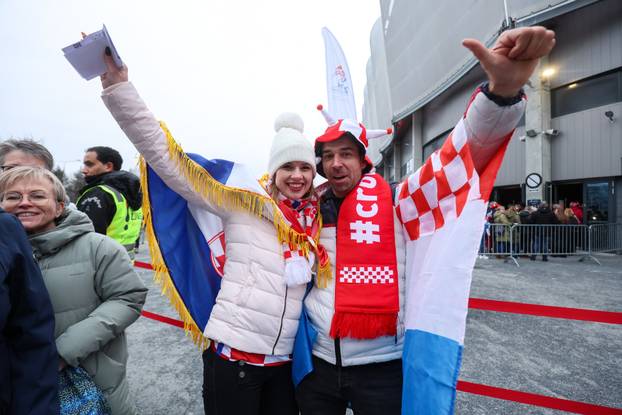 Oslo: Navijači ispred Unity Arene u kojoj se večeras održava finale Svjetskog rukometnog prvenstva