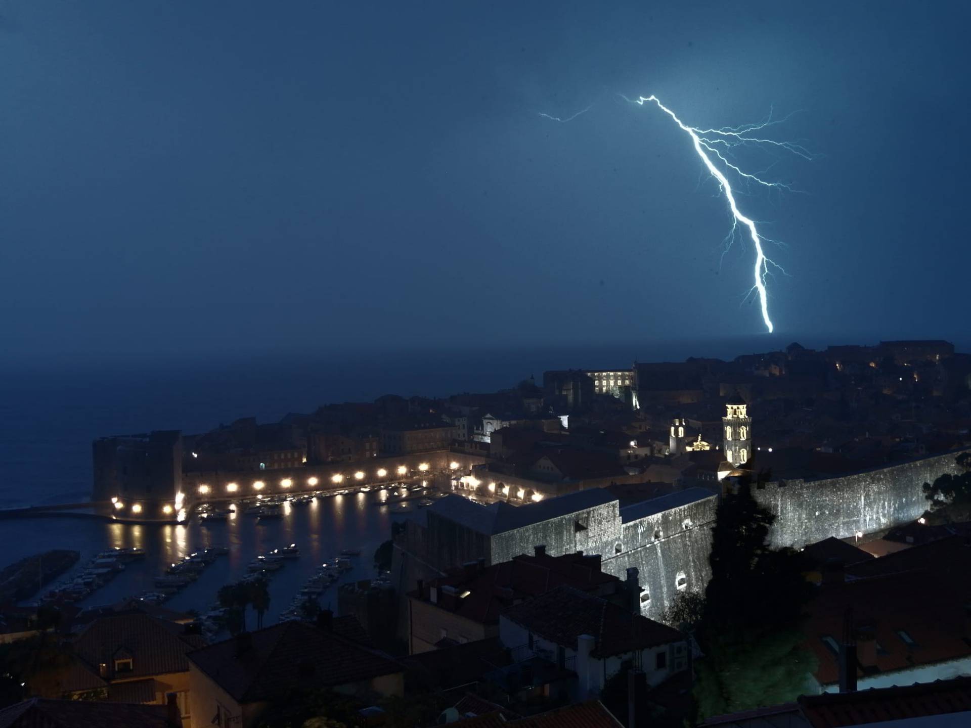 Nebo iznad Dubrovnika: Čekao sam pravi moment pa opalio!