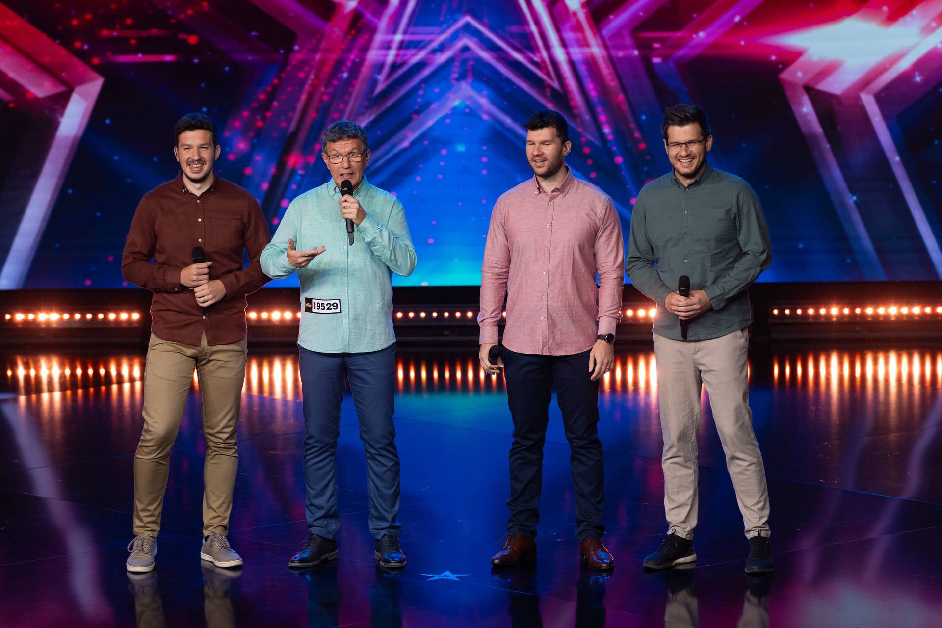 Gotove audicije za Supertalent, a posljednju epizodu obilježio emotivni nastup oca i tri sina