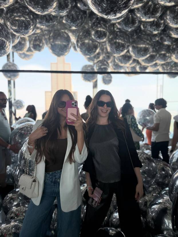 FOTO Ovo je prognostičarka Yanet. Dečko ju je ostavio da više može igrati Call of Duty