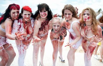 Gole djevojke promoviraju horor Sotonine zombi žene