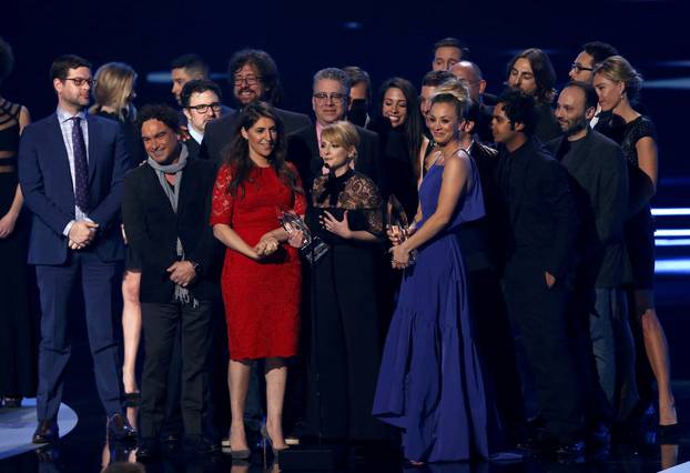 The cast of "The Big Bang Theory" accepts the award for Favorite Network TV Comedy at the People