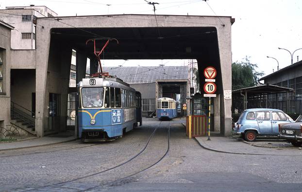 FOTO Zavirite u tvornicu ZET-a i Đuro Đaković gdje su se sklapali naši legendarni plavi tramvaji