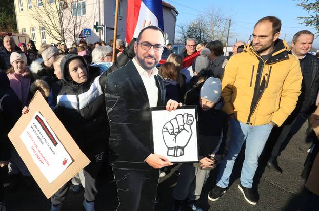 Zagreb: U organizaciji roditelja učenika osnovne škole Donji Dragonožec održan 3. bojkot nastave