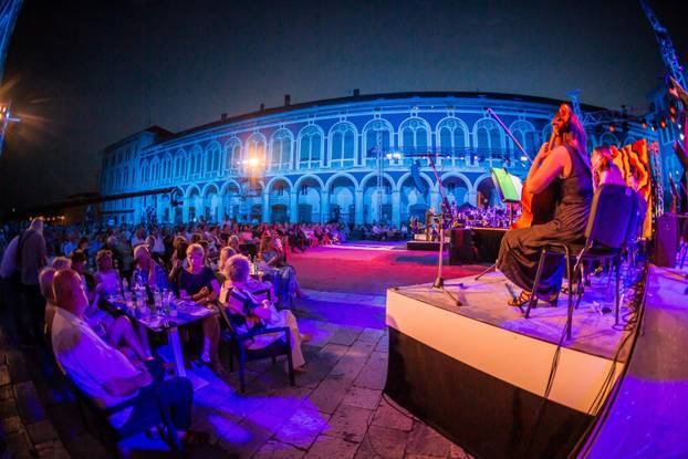Split: Finalna večer Splitskog Festivala na Prokurativama