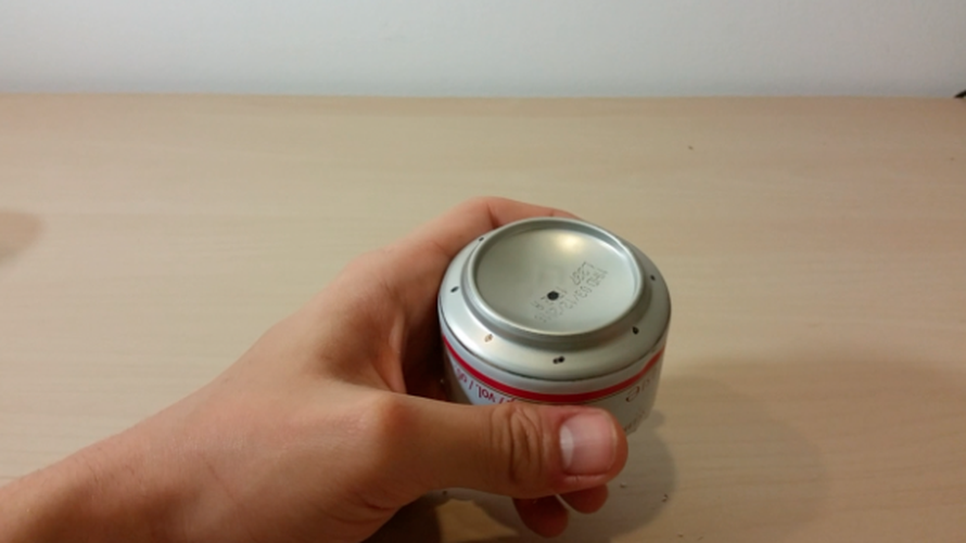 Pogledajte kako napraviti malu korisnu peć od dvije limenke!