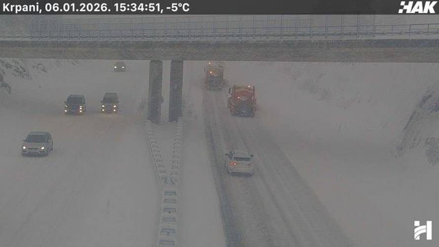 UŽIVO Zbog mećave i vjetra potpuno je zatvorena dionica autoceste A1! Oglasio se HAK