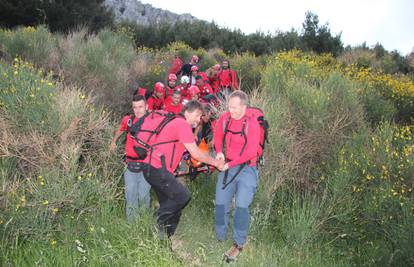 HGSS-ovici i HRZ spasili su teško ozlijeđenog paraglidera