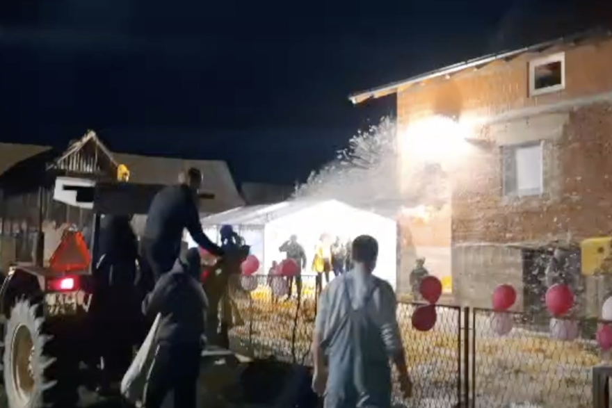 Slavlje obitelji u mjestu Okoli