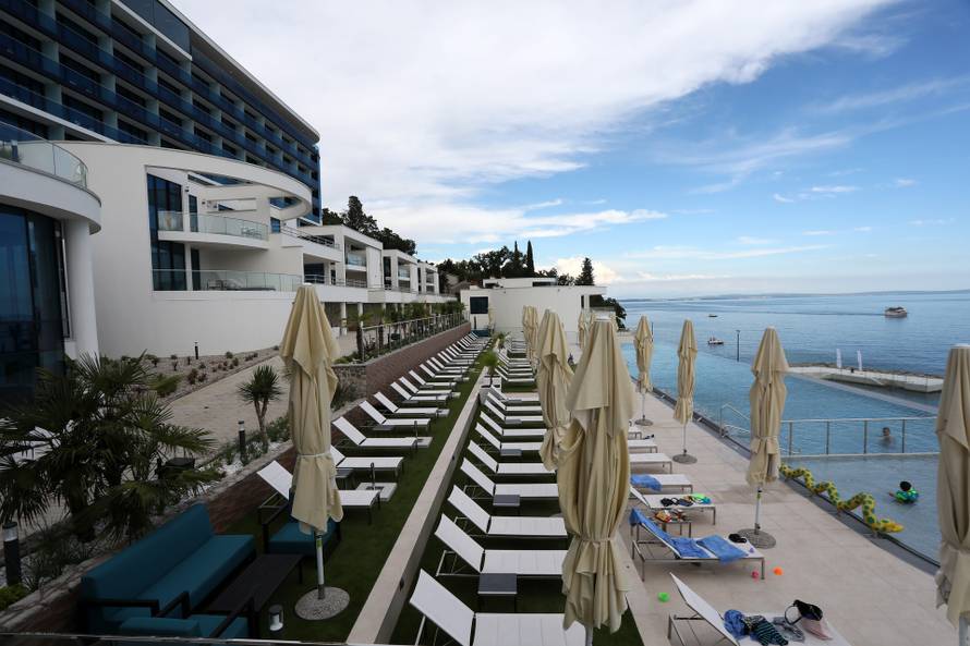 FOTO Otvorili Hilton Costabella resort u Rijeci.  Plenković: Grad je trebao ovakav hotel