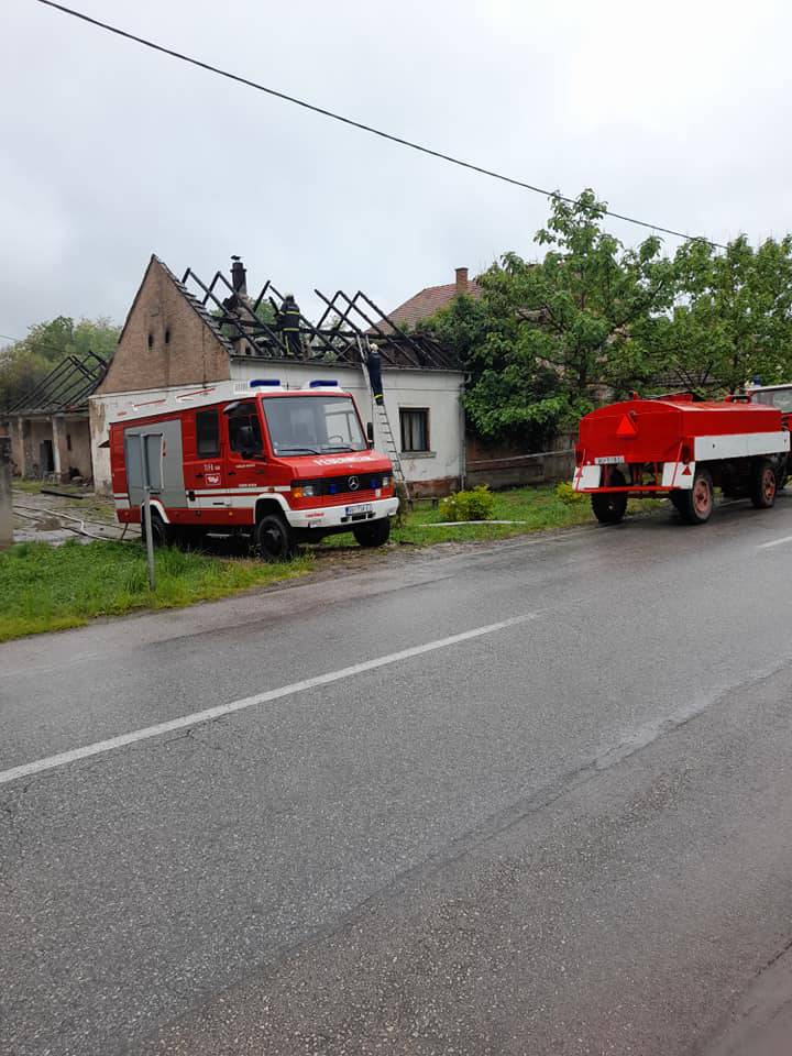Užas na istoku Hrvatske: Žena zapalila kuću u kojoj je spavala četveročlana obitelj, uhićena je