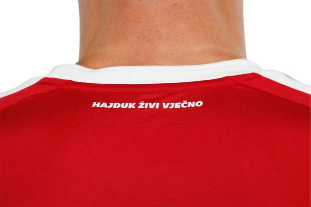 FOTO Hajduk predstavio novi gostujući dres. Navijači složni: 'Sad izgledamo kao Bayern...'