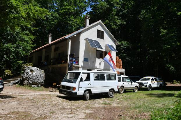 Knin: Slaven Škrobot uz pomoć HGSS-a popeo se na najviši vrh Hrvatske