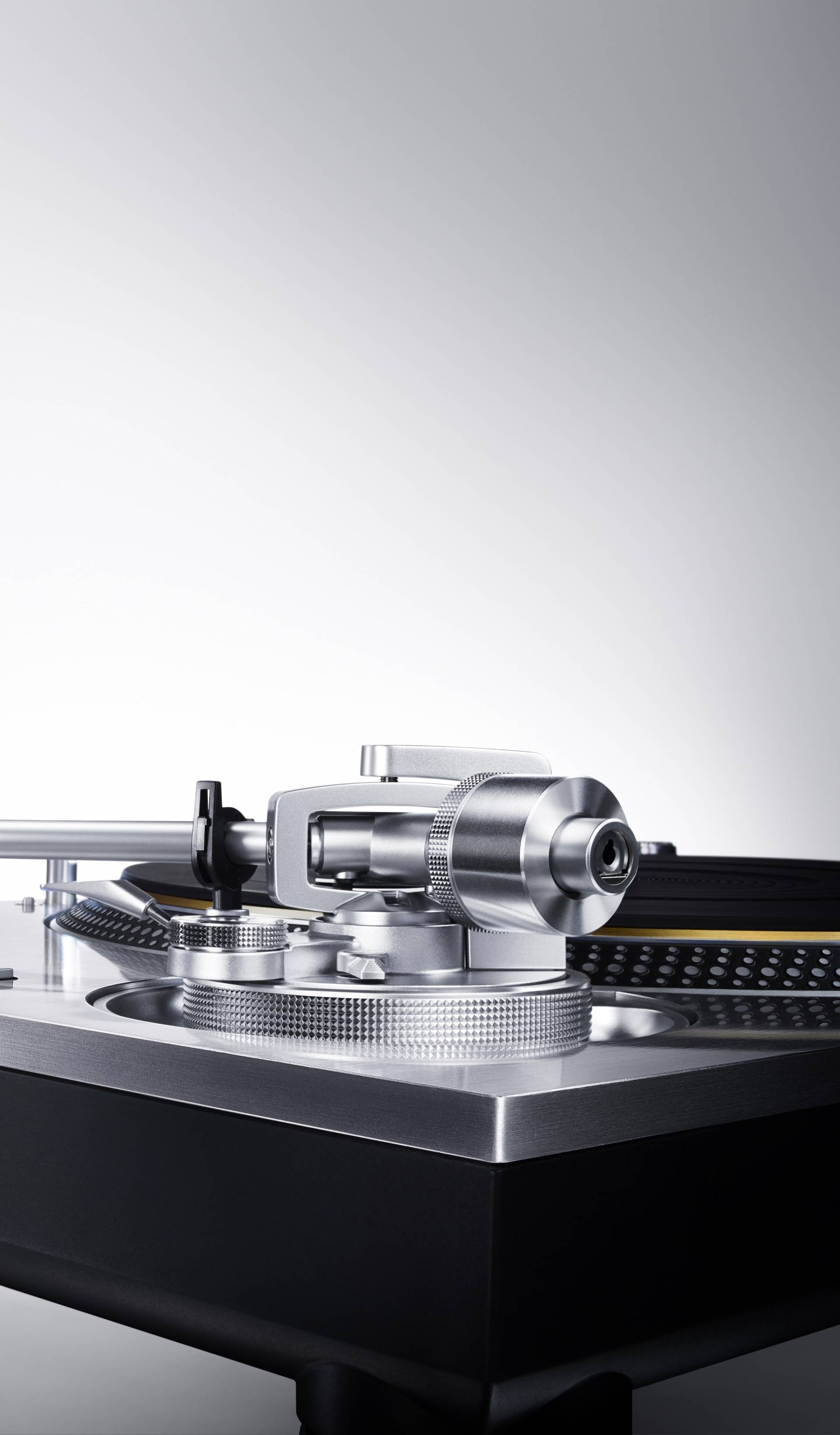 Povratak vinila: Technics će u prodaju pustiti sjajni gramofon