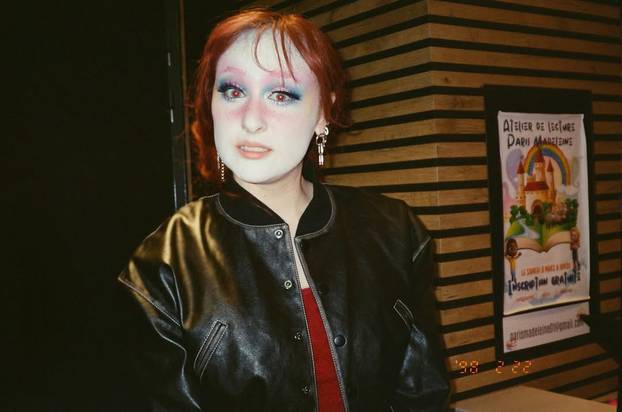 Bez problema pokazuje gole grudi na crvenom tepihu, nema pardona kada je riječ o stilu